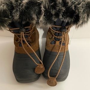 New without box totes boys boots sz 12